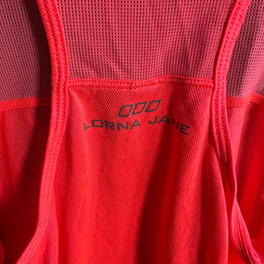 Workout Tank Tops - Picture 4 of 4